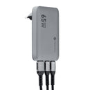 Der Forcell F-Energy Ultra Slim GaN III Ladegerät bietet mit 65W Leistung und zwei USB-C sowie einem USB-A Port eine effiziente Lösung für schnelles Laden. Ideal für moderne Geräte, unterstützt es Quick Charge 4.0 und Power Delivery, und punktet durch sein kompaktes Design.