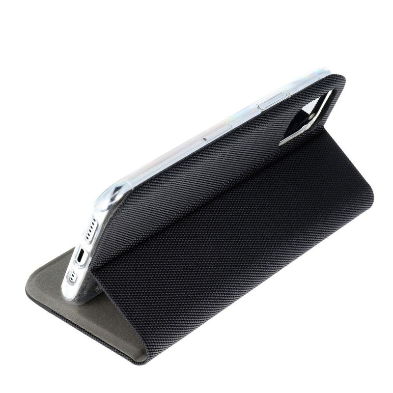Schützen Sie Ihr Samsung Galaxy A40 mit Stil - Die schwarze Handytasche V2 überzeugt durch ihre elegante Optik und Textur, und bietet zuverlässigen Schutz vor Kratzern und Stößen. Ideal für den Alltag, hält diese Tasche Ihr Smartphone sicher und sieht dabei großartig aus.