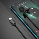 Das abgebildete Telefonmikrofon mit USB-Typ-C-Anschluss eignet sich ideal für klare Audioaufzeichnungen unterwegs. Dank des kompakten Designs und der einfachen Plug-and-Play-Funktionalität verbessert es die Klangqualität für Podcasts, Interviews oder Videoanrufe direkt über kompatible Smartphones oder Geräte.